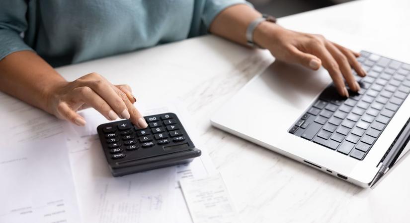 Bekérik az ügyfelek adatait, alig két hét maradt a regisztrációra