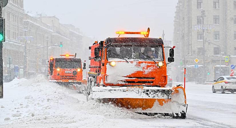 Most vannak csak bajban Putyinék: lecsapott az ítéletidő Moszkvára, a repterek is leálltak