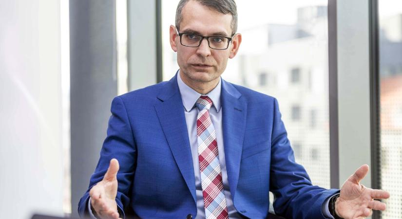 Horony Ákos: Meg kell ismerni a történelem sötét fejezeteit