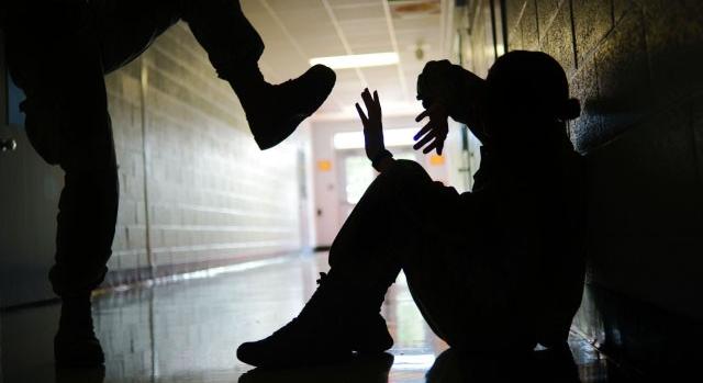 Kortárs erőszak: Egyik fülére megsüketült a diák