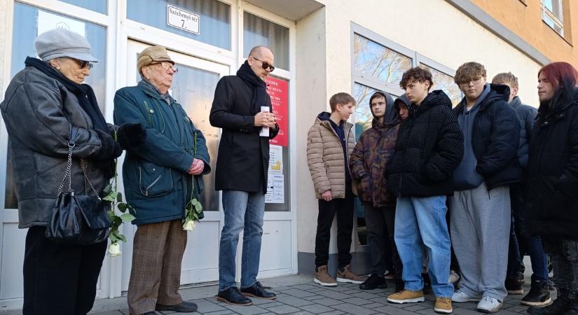 Egy pillanat alatt csönd lett: megszólalt a holokauszt egyik túlélője – galériával, videóval