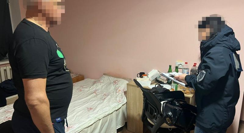 Odesszai tisztviselők 18 millió hrivnyát loptak el katonáknak szánt ágyak vásárlásán