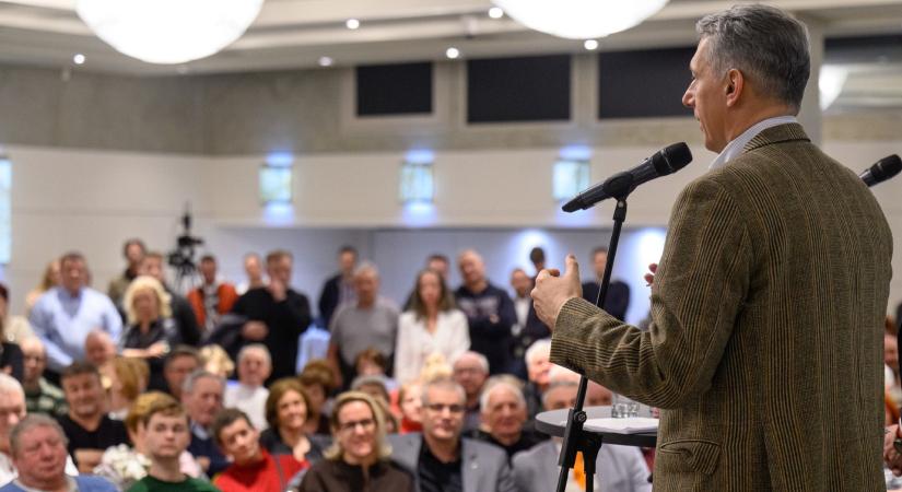 Puzsér: Lázár elárulta, hogy nincs itt semmiféle Soros-terv, helyette van munkaerőhiány