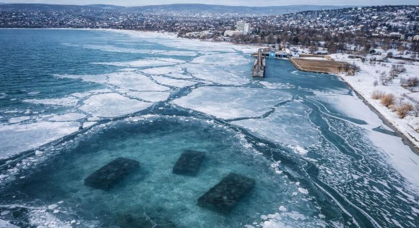 Különös jelenség a Balatonon: az olvadó jég fedte fel a három Tigris tank titkát?