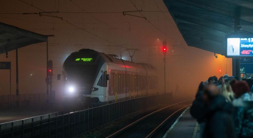 Ez az év legfurább bűnténye, rendkívüli dolgot rabolt el két bűnöző egy magyar vonatról, bizarr módon buktak le