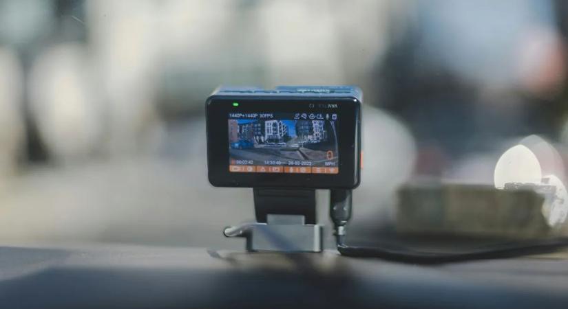 Visszanyalhat a fedélzeti kamera? Mutatjuk a jogszabályt, amit sok autós elfelejt