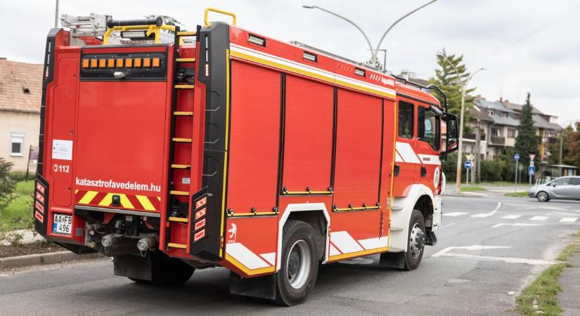 Tűzoltókat kellett hívni, hogy bejussanak a lakásba egy idős emberhez