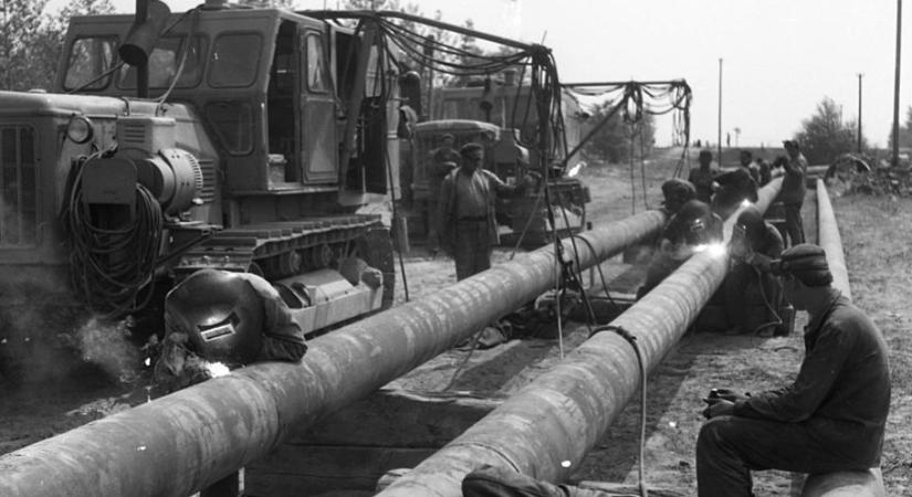 Nem kifizetődő a nagy Putyin-hűség – Moszkva olcsóbban méri a gázt a Kijev mellett kiállóknak