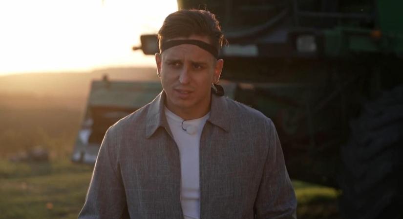 Csirkejelmezben az utcán, munka nélkül az életben – durván indult Aurelio új műsora a TV2-n