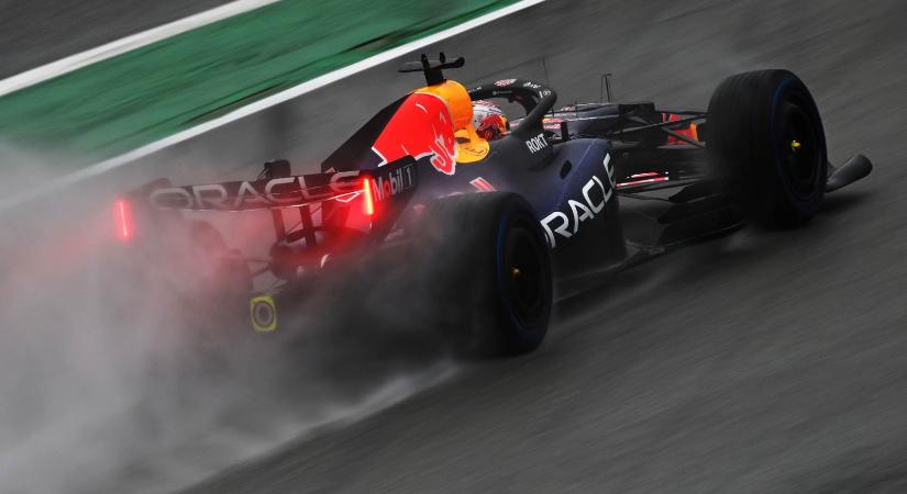 Eső, összetört a Red Bull a második tesztnapon