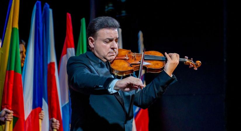 Mága Zoltán koncertjével támogatták a soproni gyermekosztályt - fotók