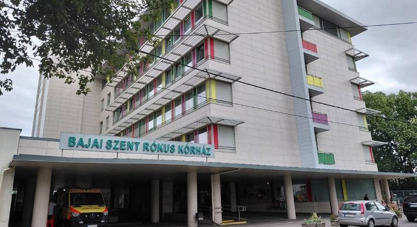 Részleges látogatási tilalmat rendeltek el a Bajai Szent Rókus Kórházban