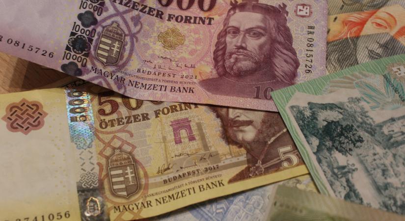 Úristen, forint, mi van veled?