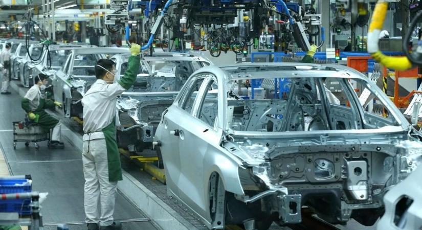 Trump Kína karmai közé hajtja a német iparvállalatokat, Peking beruházási dömpinget köszönhet az amerikai elnöknek