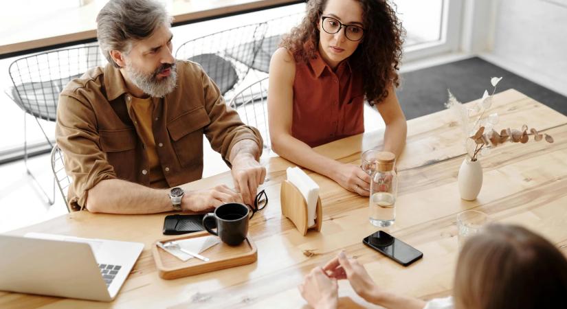 15 mondat, amit az álintelligens emberek használnak: ismerd fel a trükköket!