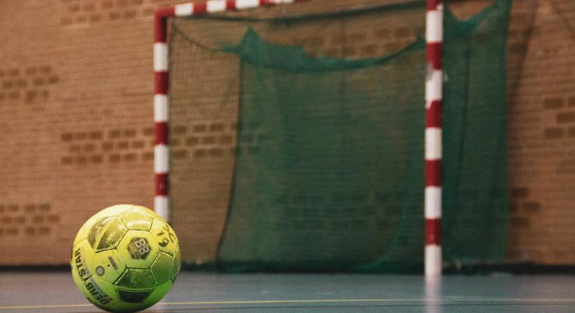 Négy góllal kikaptak a magyar focisták Portugáliától