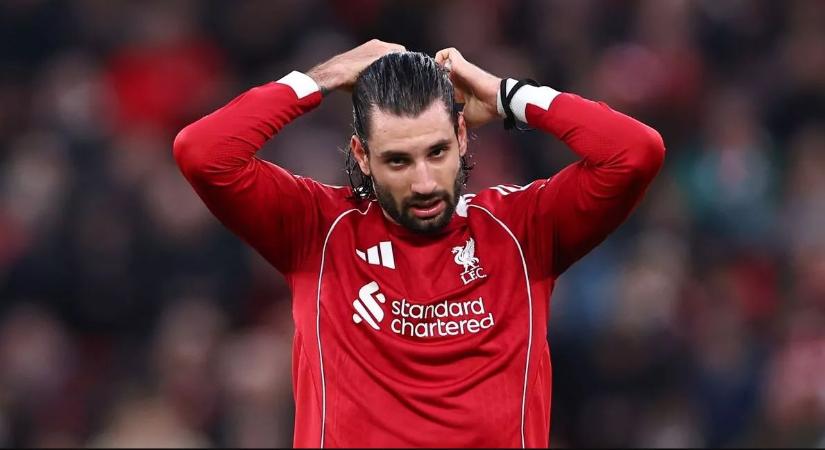 Vészhelyzet van, Szoboszlai megint jobbhátvéd lehet Liverpoolban - Slot árulta el
