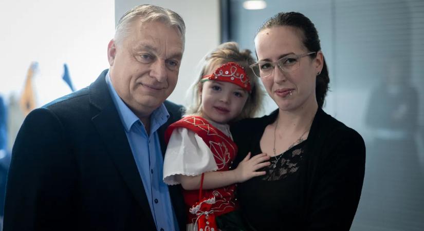 Megható pillanatok a kamerák előtt! Társra lelt a több évtizede kapott nyuszis ajándék