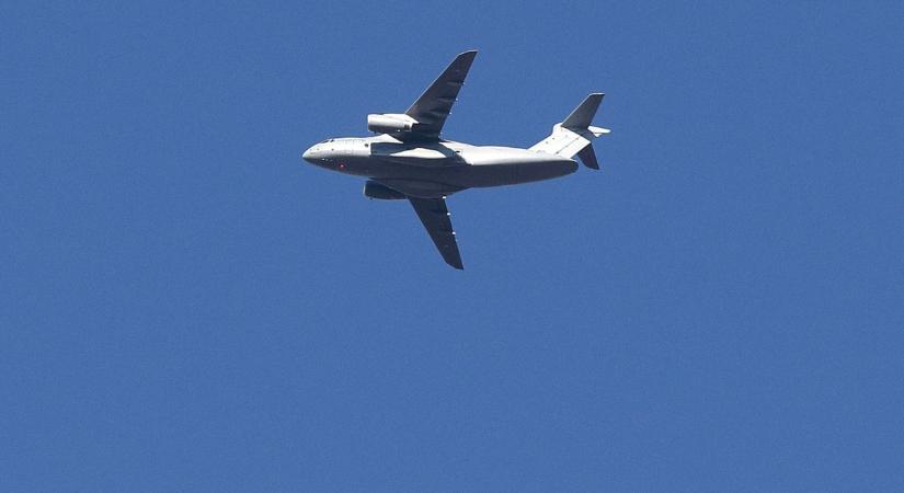 Mi történt? A Magyar Honvédség legújabb gépe Fehérvár felett körözött (videó)