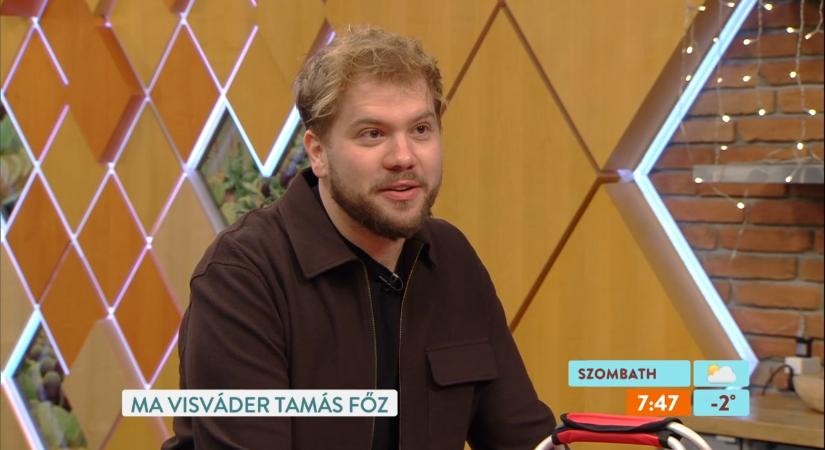 Visváder Tamás kerekesszékes kézilabdásokat támogat és boxolni jár