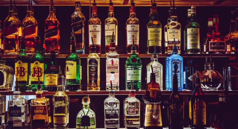 Már két alkoholos ital esténként is megnöveli a bélrák kockázatát
