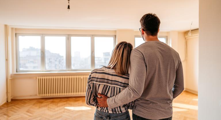 Vége a mamahotelnek, rengetegen kapnak kulcsot az első lakáshoz