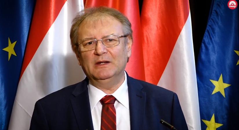 Hiller haver új párt alapítását jelentette be az MSZP sírhalmán