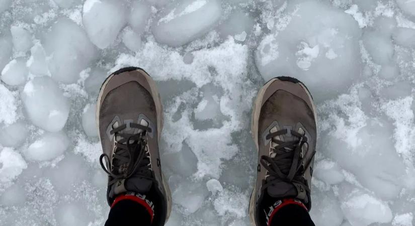 „Olyan volt, mint egy átlagos futás” – mondta a futó, aki átfutotta a befagyott Balatont