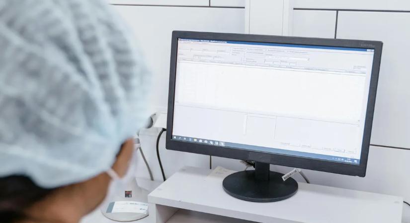 Tragédia a kórházban: egy rossz kattintás miatt halt meg a háromhetes, koraszülött csecsemő