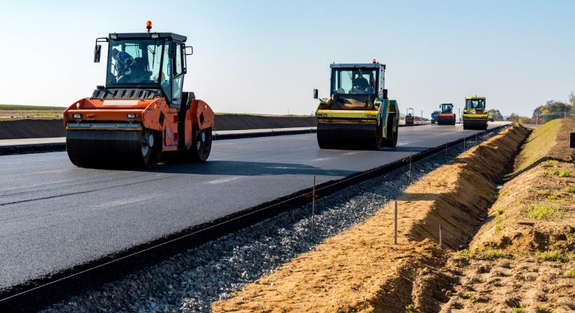 Új híddal folytatódhat az M44-es építése az országhatárig