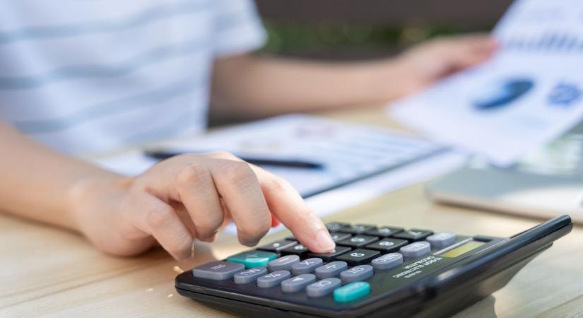 Megjöttek a számok: brutális fizetésemelések jönnek 2026-ban