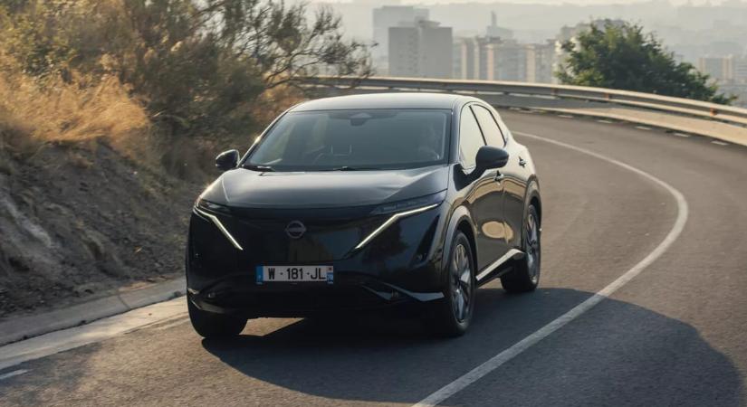 Napelemmel borította be villanyautóját a Nissan