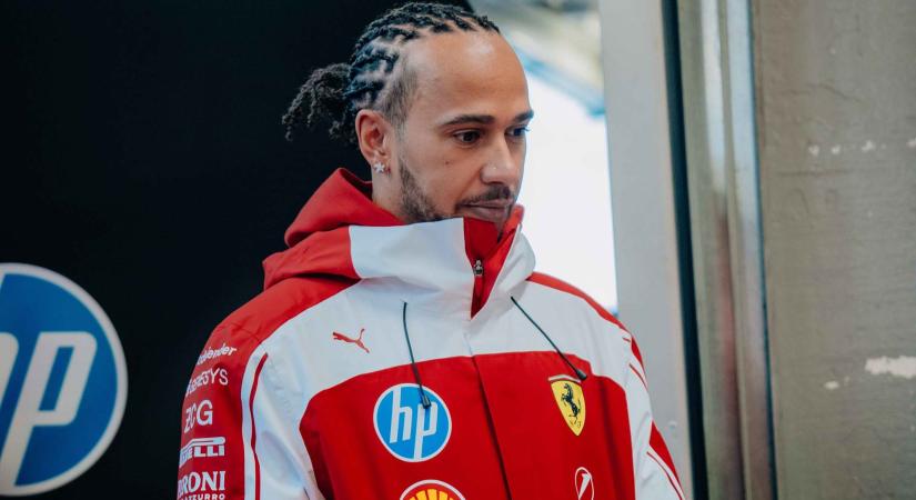 Hamilton örül, hogy nem voltak komoly gondok a Ferrari első tesztnapján