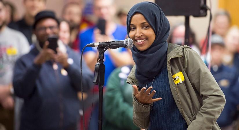 Minneapolisban egy férfi bűzös folyadékkal spriccelte le Ilhan Omar demokrata képviselőt