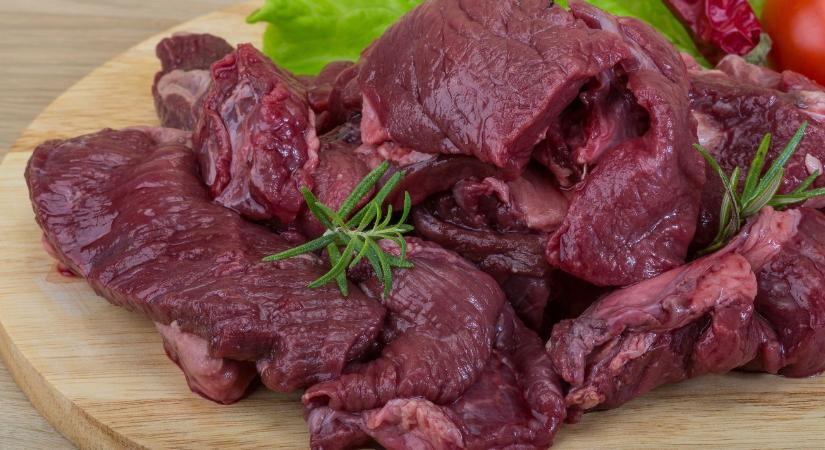 Bambi a büfében: Miért cserélik vadhúsra a marhát a brit stadionokban?