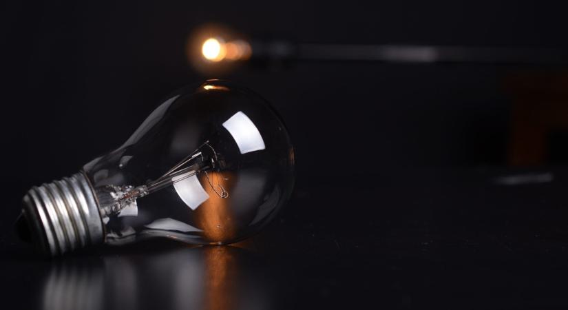 Menczer Tamás szerint veszélyben van a rezsicsökkentés Brüsszel döntése miatt