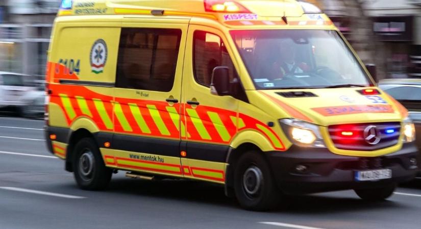 Hatalmas baleset történt Csepelen: a mentők már a helyszínen!