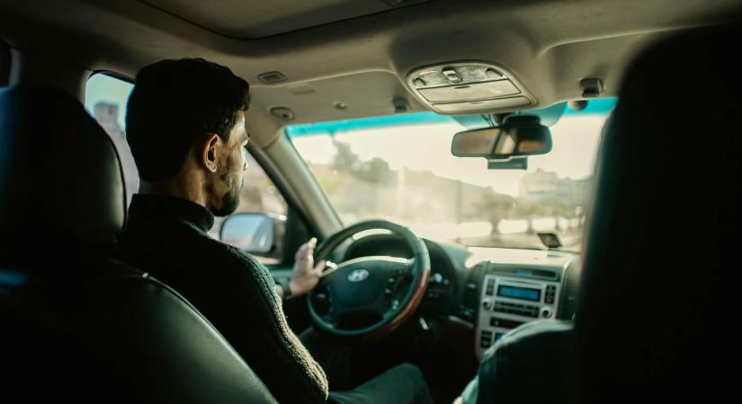 Milyen kapcsolat van az autómárka és az intelligencia között? Meglepő brit kutatás