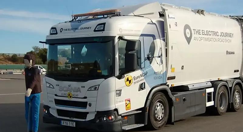 Egy hulladékszállító, amely példát mutat a biztonságban