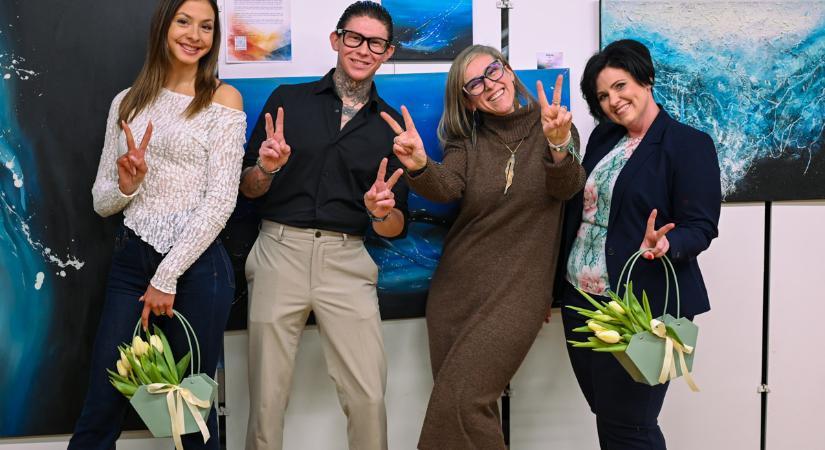 Színekkel és lélekkel telt meg a Békés Megyei Könyvtár