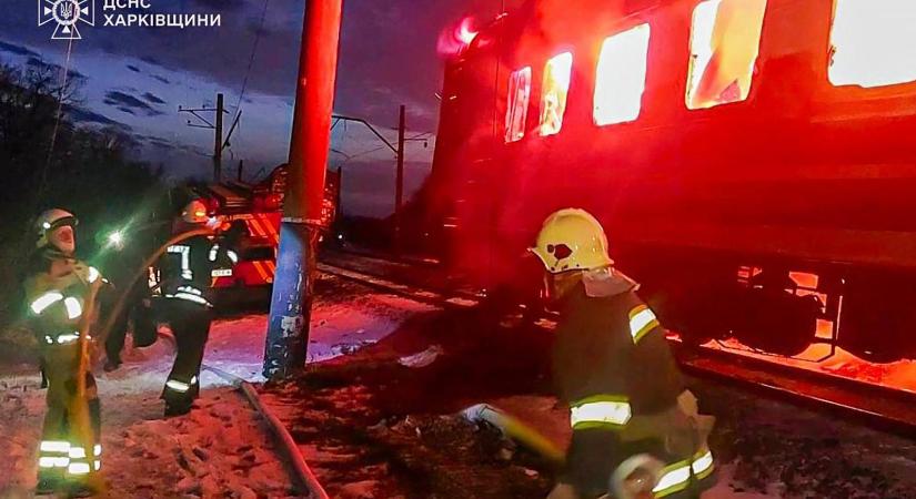 Orosz dróntámadás ért egy Kárpátaljáról Kelet-Ukrajnába tartó személyvonatot, öten meghaltak