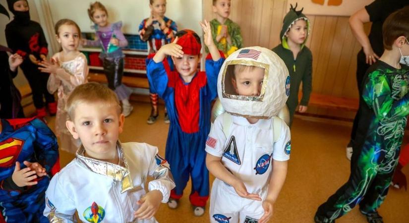 Addig nem lesz tánc, míg nem szól a Zenevonat