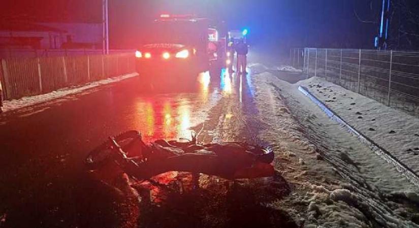 Két motorkerékpár ütközött – Két tinédzser megsérült, egyikük állapota súlyos