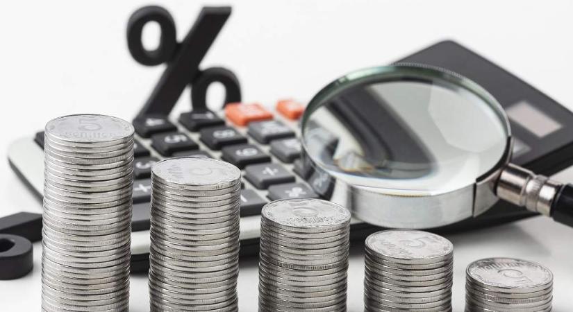 Továbbra is indokolt a szigorú monetáris kondíciók fenntartása