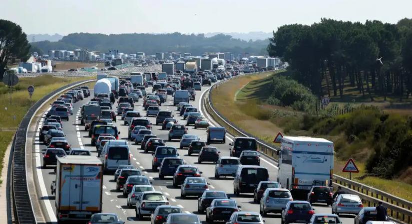 Káosz az utakon: több baleset és határzár lassítja a reggeli forgalmat