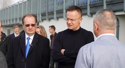 Állami forrásból megvalósuló, csaknem ötszázmilliós támogatásról beszélt Szijjártó Kozármislenyben