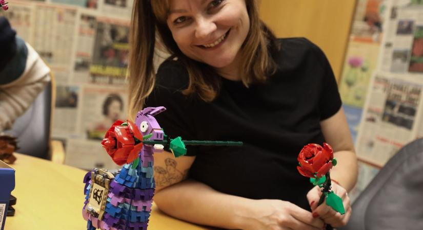 Megvan a hang, amikor kiönt egy doboz legót? Instant gyerekkor! – Videók a Lego világnapja alkalmából