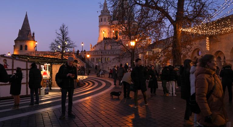 Rekordot hirdetett a kormány, lenyomták a legfőbb versenytársaikat is