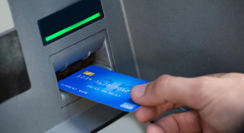 Tévesen vontak le pénzt a számládról, ha ennél a banknál vagy