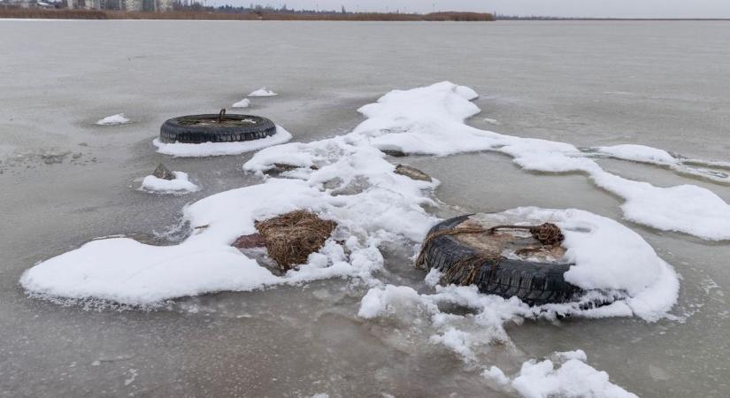 Ismét mértek a szakemberek: a Velencei-tó jégpáncélja enged szorításából
